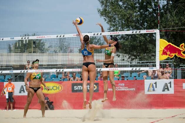Beach volleyball Beachvolleyball - FIVB World Championships 2017 VIENNA,AUSTRIA,04.AUG.17 - BEACH VOLLEYBALL - FIVB World Championships, ladies. Image shows Larissa Franca Maestrini and Talita Da Rocha Antunes (BRA) and Carolina Solberg Salgado (BRA). GEPAxpictures xMaticxKlansek