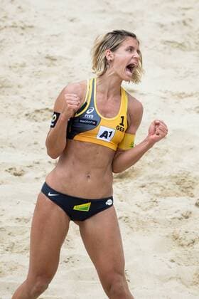 Bilder des Tages - SPORT Beach volleyball Beachvolleyball - FIVB World Championships 2017 VIENNA,AUSTRIA,04.AUG.17 - BEACH VOLLEYBALL - FIVB World Championships, ladies. Image shows the rejoicing of Laura Ludwig (GER). GEPAxpictures xMaticxKlansek