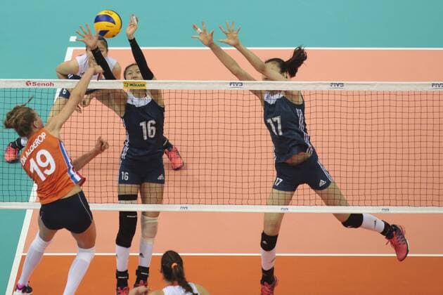 NANJING, CHINA - AUGUST 04: Ding Xia 16 of China serves the ball during the group match of 2017 Nanjing FIVB World Grand Prix Finals between China and Netherlands at Nanjing Olympic Sports Center on August 4, 2017 in Nanjing, Jiangsu Province of China.  Copyright: xVCGx CFP111122802312 
