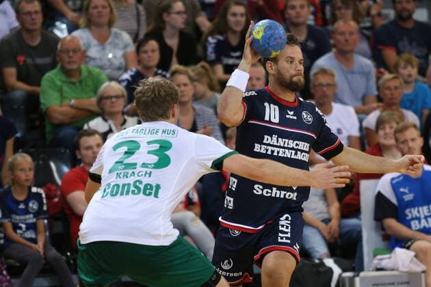 SG Flensburg Handewitt - Skjern Handbold, Jacob Cement Cup; Flensburg, 04.08.17 Flensburg, 04.08.17, Handball, Bundesliga, Testspiel, Jacob Cement Cup, Saison 2017 2018, SG Flensburg Handewitt - Skjern Handbold : Thomas Mogensen (SG Flensburg-Handewitt, 10), Cornelius Kragh (Skjern Handbold, 23) xmmkx