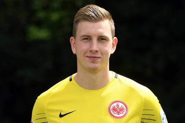 04.08.2017, xjhx, Fussball 1.Bundesliga, Eintracht Frankfurt Fototermin, Fußball, GER 1.BL Porträttermin 2017 2018, emonline, Leon Baetge (Eintracht Frankfurt) Frankfurt am Main