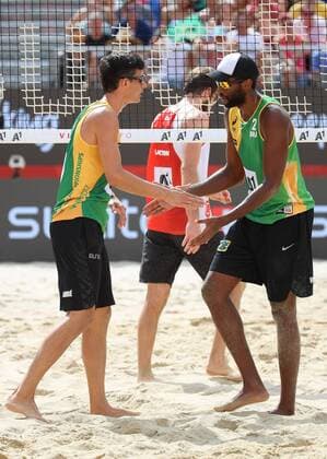 Beach volleyball Beachvolleyball - FIVB World Championships 2017 VIENNA,AUSTRIA,05.AUG.17 - BEACH VOLLEYBALL - FIVB World Championships. Image shows the rejoicing of Andre Loyola Stein and Evandro Goncalves Oliveira Junior (BRA). GEPAxpictures xChristianxWalgram