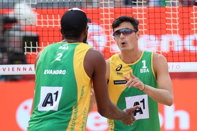 Beach volleyball Beachvolleyball - FIVB World Championships 2017 VIENNA,AUSTRIA,05.AUG.17 - BEACH VOLLEYBALL - FIVB World Championships. Image shows Andre Loyola Stein and Evandro Goncalves Oliveira Junior (BRA). GEPAxpictures xChristianxWalgram