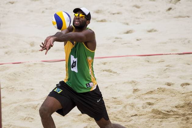 VIENNA, AUSTRIA - AUGUST 05: Evandro Goncalves Oliveira Junior of Brazil in action during Day 9 of the FIVB Beach volleyball Beachvolleyball World Championships 2017 on August 5, 2017 in Vienna, Austria. (Photo by Michael Kunkel Hoch Zwei) Vienna Austria xHOCHxZWEIx
