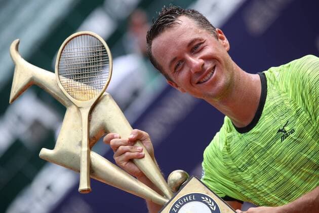 TENNIS - ATP Tennis Herren Generali Open KITZBUEHEL,AUSTRIA,05.AUG.17 - TENNIS - ATP World Tour, Generali Open, award ceremony. Image shows Philipp Kohlschreiber (GER). Keywords: trophy. GEPAxpictures xAndreasxPranter