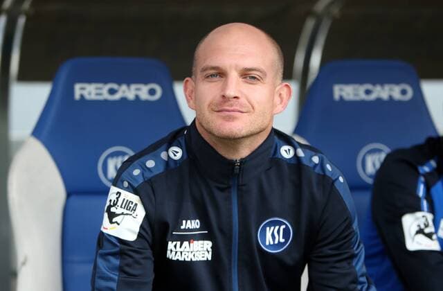 Karlsruher SC - SV Wehen Wiesbaden Deutschland, Karlsruhe, 05.08.2017, Fussball, 3. Liga, Saison 2017 2018, 4. Spieltag, Karlsruher SC - SV Wehen Wiesbaden: Marc-Patrick Meister (Trainer Karlsruher SC).