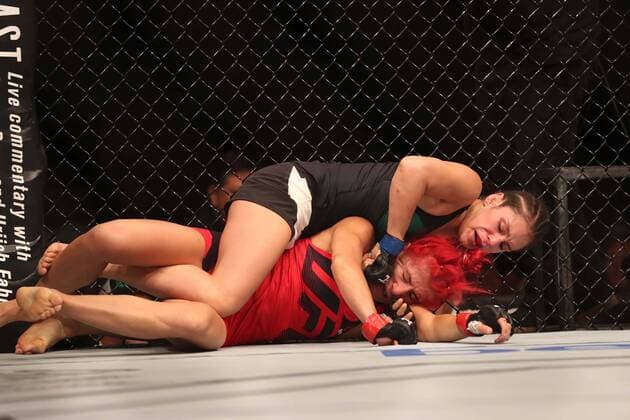 Ultimate Fighting, UFC Kampfabend in Mexiko-Stadt August 6, 2017 - EUM20170806DEP05.JPG .CIUDAD DE MEXICO Mixed Martial ArtsArtes marciales mixtas-UFC.- Combate del Fight Night de la UFC entre la mexicana Alexa Grasso (negro) y la canadiense Randa Markos (rojo), Quiet Storm , 5 de agosto de 2017, Arena Ciudad Mexico. Foto: Agencia EL UNIVERSALValente RosasJMA. Latin News: August 6, 2017  - ZUMAu78_ 20170806_zaf_u78_006 Copyright: xElxUniversalx