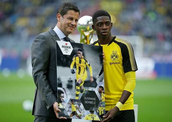 05.08.2017, DFL Supercup 2017, Borussia Dortmund - FC Bayern München, im Signal Iduna Park Dortmund. Ehrung , v.l. DFL-Chef Christian Seifert und Ousmane Dembele (Dortmund) 