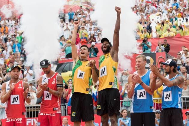 Beach volleyball Beachvolleyball - FIVB World Championships 2017 VIENNA,AUSTRIA,06.AUG.17 - BEACH VOLLEYBALL - FIVB World Championships, men, award ceremony. Image shows the rejoicing of Clemens Doppler and Alexander Horst (AUT), Andre Loyola Stein and Evandro Goncalves Oliveira Junior (BRA) and Nikita Liamin and Viacheslav Krasilnikov (RUS). GEPAxpictures xMaticxKlansek