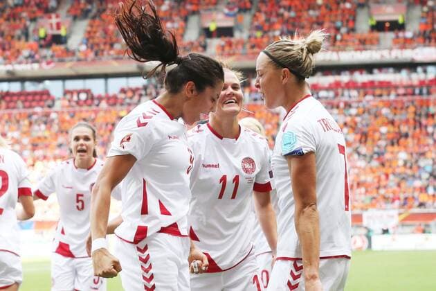 (L-R) Nadia Nadim of Denmark women, Katrine Veje of Denmark women, Sanne Troelsgaard of Denmark women during the UEFA WEURO 2017 final match between The Netherlands and Denmark at the Grolsch Veste on August 06, 2017 in Enschede, The Netherlands Women:The Netherlands v Denmark UEFA WEURO 2017 2017 2018 xVIxVIxImagesx xTomxBodexMultimediaxIVx 8408768