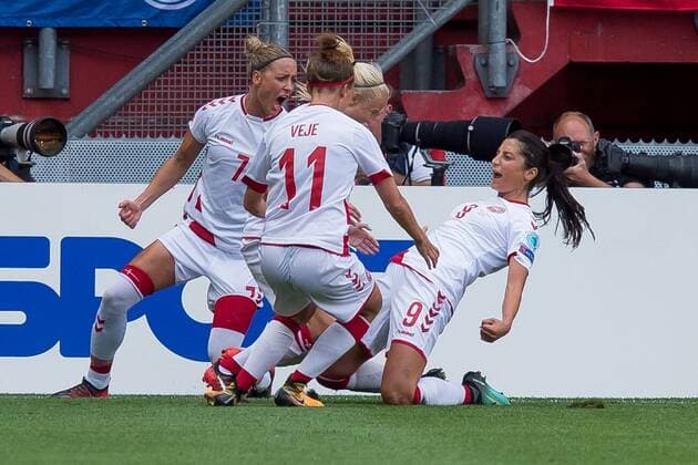 Enschede, Niederlande 19.07.2017, UEFA Frauen-EM, 2017, women s Euro 2017, Finale, Niederlande - Daenemark, jubel um Nadia Nadim (DEN) nach dem treffer zum 0:1 ( DeFodi001