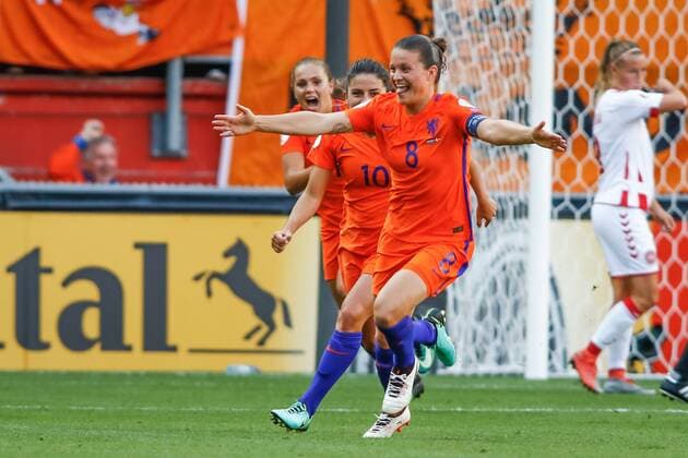 ENSCHEDE, 06-08-2017 , EK Vrouwenvoetbal 2017 , Women s Euro 2017 , Finale Nederland - Denemarken , FC Twente Stadion de Grolsch Veste , Nederland speelster Sherida Spitse viert haar doelpunt. Nederland - Denemarken Finale  x1664759x