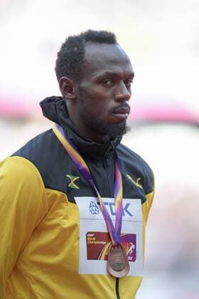 170806 Jamaicas Usain Bolt med sin bronsmedalj vid prisutdelningen för 100 meter under dag tre av friidrotts-VM den 6 augusti 2017 i London.  Copyright: JOELxMARKLUND BB170806JM106