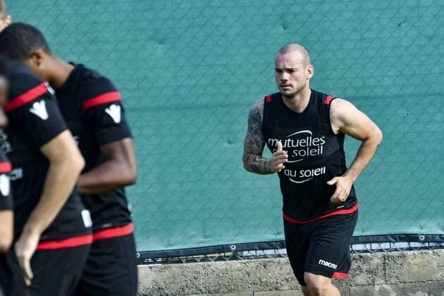 Sneijder (OGC Nice) FOOTBALL : Entrainement de l OGC Nice - Nice - 08 08 2017 NorbertScanella Panoramic 