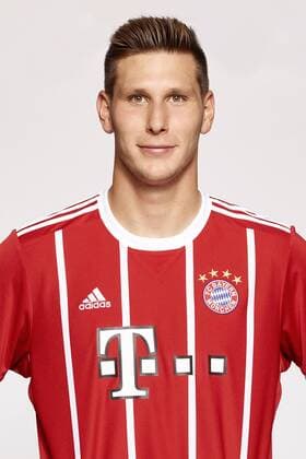 FUSSBALL 1. BUNDESLIGA SAISON 2017 2018 08.08.2017 Fototermin beim FC Bayern Muenchen: Niklas Suele Foto: Pressefoto ULMER Pool FC Bayern Muenchen xxNOxMODELxRELEASExx Fussball 1. Bundesliga 2017 2018: Fototermin beim FC Bayern Muenchen