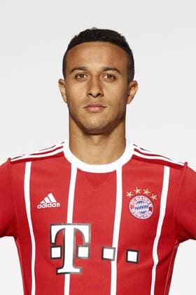 FUSSBALL 1. BUNDESLIGA SAISON 2017 2018 08.08.2017 Fototermin beim FC Bayern Muenchen: Thiago Alcantara Foto: Pressefoto ULMER Pool FC Bayern Muenchen xxNOxMODELxRELEASExx Fussball 1. Bundesliga 2017 2018: Fototermin beim FC Bayern Muenchen