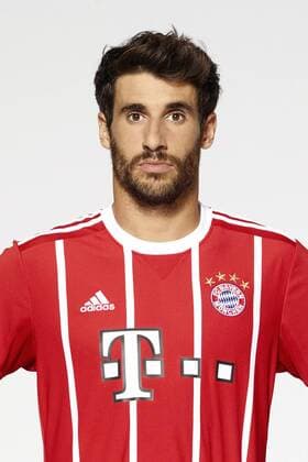 FUSSBALL 1. BUNDESLIGA SAISON 2017 2018 08.08.2017 Fototermin beim FC Bayern Muenchen: Javi Martinez Foto: Pressefoto ULMER Pool FC Bayern Muenchen xxNOxMODELxRELEASExx Fussball 1. Bundesliga 2017 2018: Fototermin beim FC Bayern Muenchen