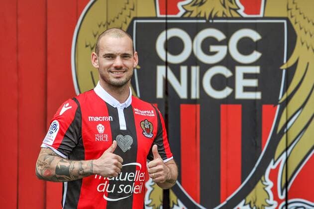Themen der Woche - SPORT Bilder des Tages - SPORT Fußball, OGC Nizza präsentiert Wesley Sneijder Wesley Sneijder (OGC Nice) FOOTBALL : Nouvelles recrues de l OGC Nice - Presentation des joueurs - Nice - 08 08 2017 NorbertScanella Panoramic 