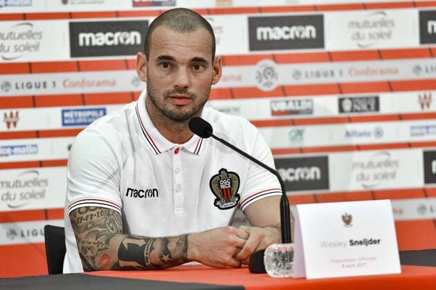 Fußball, OGC Nizza präsentiert Wesley Sneijder Wesley Sneijder (OGC Nice) FOOTBALL : Nouvelles recrues de l OGC Nice - Conference de presse - Nice - 08 08 2017 NorbertScanella Panoramic 