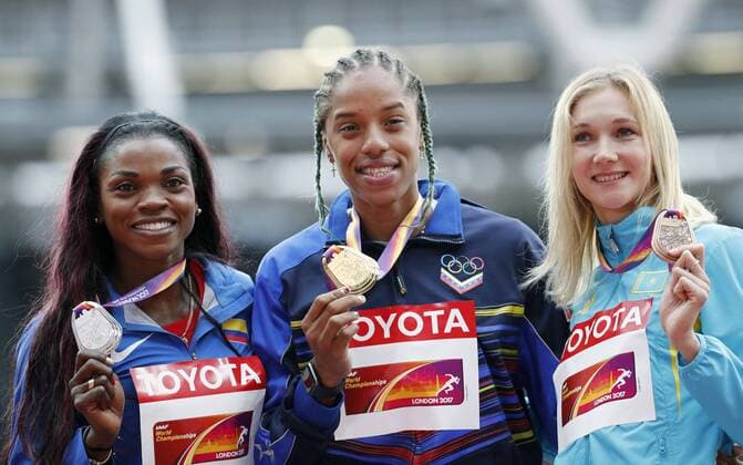 (L to R) Silver medalist Caterine Ibarguen of Colombia, gold medallist Yulimar Rojas (C) from Venezuela and bronze medallist Olga Rypakova (R) from Kazakhstan during the awarding ceremony of the women s Triple Jump at the London 2017 IAAF World Championships in London, Britain, 08 August 2017. London 2017 IAAF World Championships !ACHTUNG: NUR REDAKTIONELLE NUTZUNG!  Copyright: xLavandeiraxjrx 20170808-636378217884639841