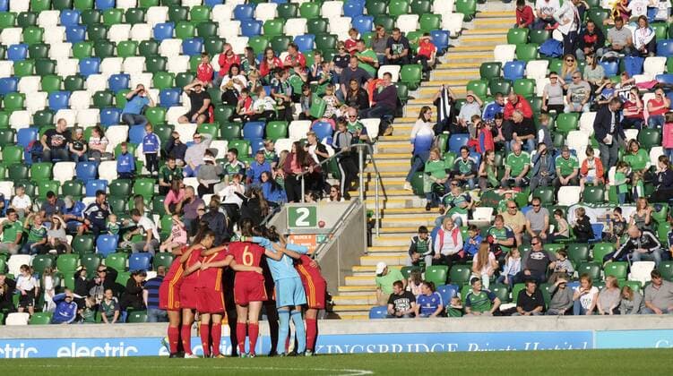 August 8th 2017, Windsor Park, Belfast, Northern Ireland; Womens Under 19s European Championship EM Europameisterschaft Finals; Northern Ireland versus Spain; The Spanish team form a huddle before kickoff xNigelxCookex  ActionPlus11913076