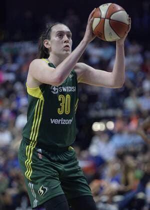 UNCASVILLE, CT - AUGUST 08: Seattle Storm Center Breanna Stewart (30) during the game as the Connecticut Sun host the Seattle Storm on August 08, 2017 at the Mohegan Sun Arena in Uncasville, Connecticut. (Photo by Williams Paul Icon Sportswire) WNBA Basketball Damen USA AUG 08 Seattle Storm at Connecticut Sun Icon1708083718 EDITORIAL USE ONLY