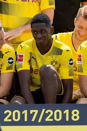 Themen der Woche - SPORT Bilder des Tages - SPORT Dortmund, Germany, 2017-08-09, Mannschaftsfoto BV Borussia Dortmund, BVB, Ousmane Dembele (BVB) schaut ( DeFodi001