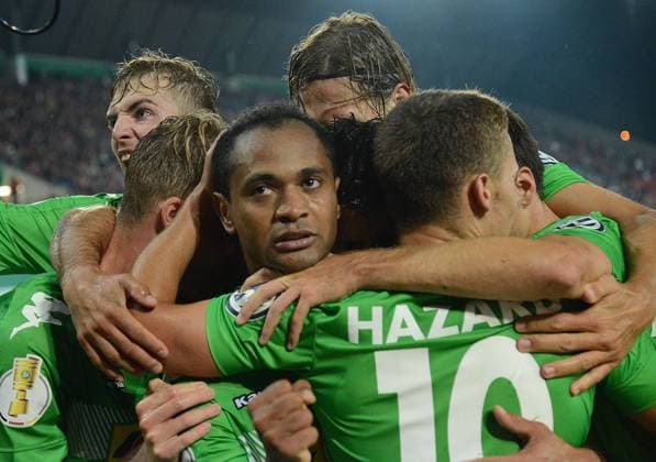 11.08.2017, xhbx, Fussball DFB Pokal 1. Runde, Rot-Weiß Essen - Borussia Moenchengladbach, emspor, v.l. Torjubel, Goal celebration, celebrate the goal 1:2 durch Raffael (Borussia Mönchengladbach) Essen