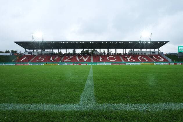 11.08.2017, xkvx, Fussball DFB Pokal 1. Runde, TuS Koblenz - Dynamo Dresden, emspor, v.l. Stadion FSV Zwickau Innenansicht Rasen Flutlicht Zuschauer Abendspiel Zwickau