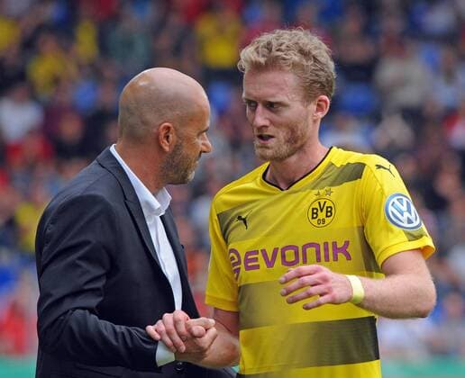 FC Rielasingen-Arlen vs BvB Dortmund 1. Runde; DFB-Pokal 2017 2018 Freiburg, Schwarzwald Stadion, 12.8.2017 Cheftrainer Peter Bosz, BvB wechselt André Schürrle Schuerrle, BvB aus. Foto- und alle