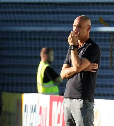 13.08.2017, xsvx, Fussball DFB-Pokal, 1.Runde SV Wehen Wiesbaden - Erzgebirge Aue, emspor, v.l. Trainer Thomas Letsch (FC Erzgebirge Aue) enttaeuscht traurig frustriert dissapointed Wiesbaden