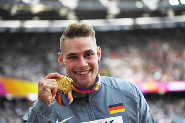 London, IAAF, Leichtathletik, athletics, Track and Field, World athletics Championships 2017 in London Leichtathletik WM 2017, 04-13.08.2017, Olympic Stadium London, Siegerehrung Speerwurf Männer, Johannes Vetter, Deutschland mit Gold Medaille,