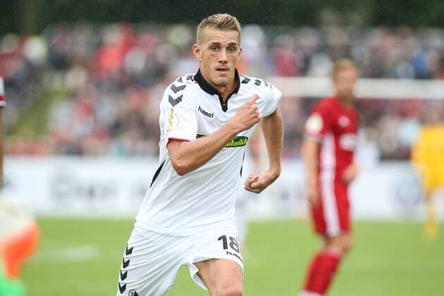 Nils Petersen (SC Freiburg) - 1. Hauptrunde DFB Pokal Saison 2017-2018 Germania Halberstadt vs. SC Freiburg im Friedensstadion in Halberstadt - Aktion,Deutschland, Fussball, Mann, Maenner,12.08.2017
