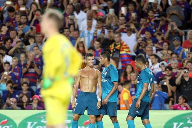 Real Madrid s Portuguese striker Cristiano Ronaldo (2L) jubilates a goal during the UEFA Super Cup first leg match between FC Barcelona Barca and Real Madrid at the Camp Nou stadium in Barcelona, Catalonia, Spain, 13 August 2017. BARCELONA VS. REAL MADRID !ACHTUNG: NUR REDAKTIONELLE NUTZUNG!  Copyright: xTonixAlbirx BCN032 20170813-636382652154076509