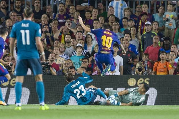 August 13, 2017 - Barcelona, Spain - Lionel Messi during the match between FC Barcelona Barca - Real Madrid, for the first leg of the Spanish Supercup, held at Camp Nou Stadium on 13th August 2017 in Barcelona, Spain. (Credit: NurPhoto) FC Barcelona v Real Madrid - Supercopa de Espana: 1st Leg  - ZUMAn230 20170813_zaa_n230_355 Copyright: xUrbanandsportx