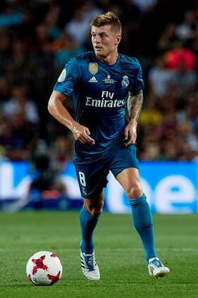 August 13th 2017, Nou Camp, Barcelona, Spain; Spanish Football Supercopa 1st Leg FC Barcelona Barca versus Real Madrid; Kroos of Real Madrid CF runs with the ball; xDavidxAliagax  ActionPlus11916314