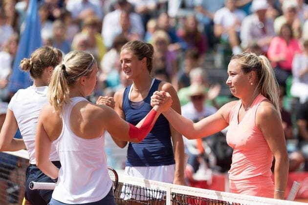 Handschlag, Shake Hands, SHAPATAVA (GEO) vs. Romy KOELZER (GER) Lena RUEFFER (GER), boso Ladies Open Hechingen, Doppel, Finale, Tennis, German Masters, Tennis-Club Hechingen, 13.08.2017, Hechingen Copyright: xSaschaxWalther Eibner-Pressefotox BLO