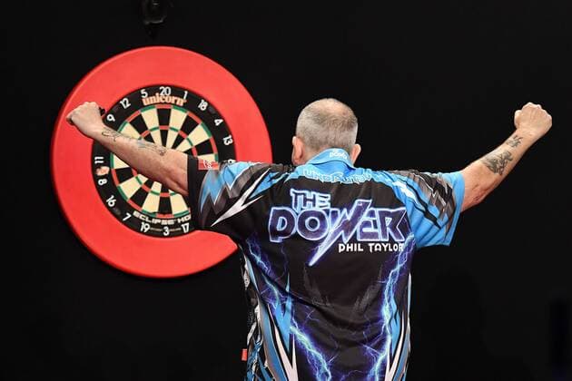 Themen der Woche - SPORT Bilder des Tages - SPORT August 13th 2017, Auckland, New Zealand; Darts Legend Phil Taylor reacts during the game against Corey Cadby during Day 3 of the Auckland Darts Masters 2017. Trusts Arena, Henderson. Sunday 13th August 2017. xRaghavanxVenugopalx  ActionPlus11916529