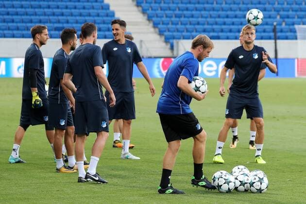 Spieler der TSG 1899 Hoffenheim, beim Training am Vortag des Spiels, Abschlusstraining im Stadion, Übungseinheit, Spielvorbereitung, Action, Aktion, Fussball, UEFA Champions League Qualifikation, MD-1, TSG 1899 Hoffenheim - FC Liverpool, xozx