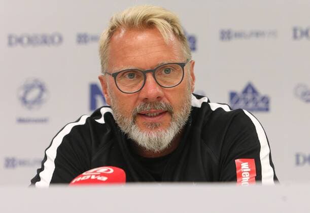 SOCCER - EL quali, Osijek vs A.Wien OSIJEK,CROATIA,16.AUG.17 - SOCCER - UEFA Europa League qualification, NK Osijek vs FK Austria Wien, preview, press conference PK Pressekonferenz A.Wien. Image shows head coach Thorsten Fink (A.Wien). GEPAxpictures xChristianxOrt