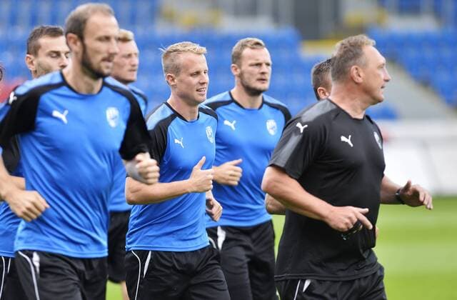 Czech players David Limbersky, third right, attends a training session prior to the UEFA Europa League soccer match Viktoria Plzen vs AEK Larnaka in Pilsen, Czech Republic, August 16, 2017. (CTKxPhoto MiroslavxChaloupka) CTKPhotoP201708160805201  cha06