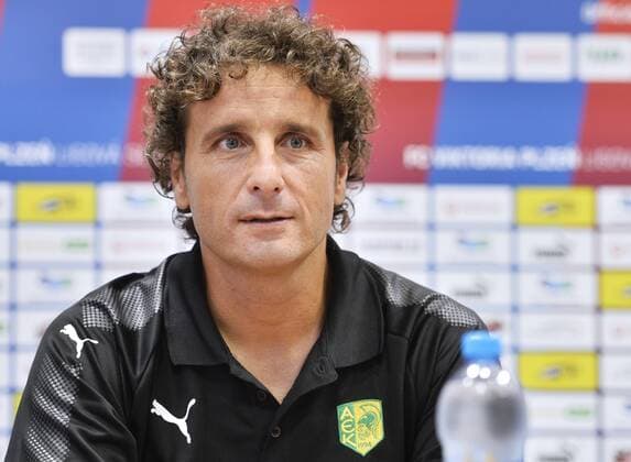 Imanol Idiakez, coach of AEK Larnaca, speaks to journalists during the press conference PK Pressekonferenz prior to the UEFA Europa League soccer match Viktoria Plzen vs AEK Larnaka in Pilsen, Czech Republic, August 16, 2017. (CTKxPhoto MiroslavxChaloupka) CTKPhotoP201708160806901  cha15