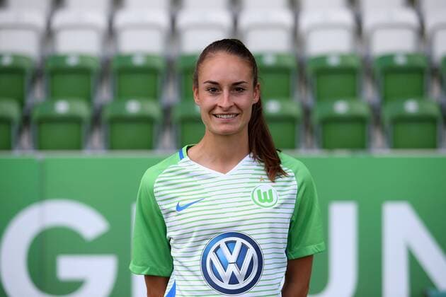 VfL Frauen, Fototermin Wolfsburg, Deutschland. 16.08.2017, FUßBALL - VfL Wolfsburg vs , 1. Allianz Frauen Bundesliga, Saison 2017-18. Bild zeigt: VfL Frauen, Mannschaftsfoto, Tesse Wullaert (VfL Wolfsburg) Wolfsburg