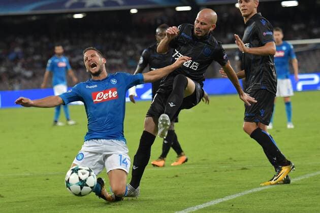 Fallo da rigore. Penalty foul on Dries Mertens Napoli 16-08-2017 Stadio San Paolo Napoli - Nice Uefa Champions League 2017 2018 Play Off Foto Andrea Staccioli Insidefoto andreaxstaccioli