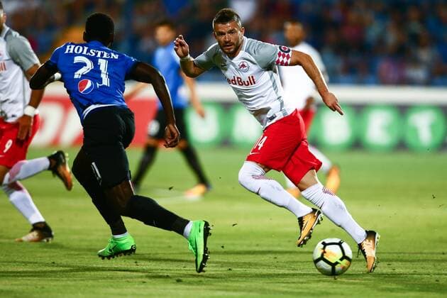 SOCCER - EL quali, Viitorul vs RBS CONSTANTA,ROMANIA,17.AUG.17 - SOCCER - UEFA Europa League qualification, Viitorul Constanta vs Red Bull Salzburg. Image shows Valon Berisha (RBS) and Kevin Boli (Viitorul). GEPAxpictures xFelixxRoittner