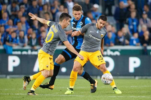 AEK s Arnor Ingvi Traustason, Club s Brandon Mechele and AEK s Konstantinos Galanopoulos fight for the ball during a soccer game between Belgian team Club Brugge KSV and Greek club AEK Athens F.C., the first leg of the first playoff round for the UEFA Europa League competition, Thursday 17 August 2017 in Brugge. KURTxDESPLENTER  x05149098x