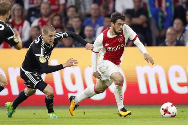 (L-R) Pal Andre Helland of Rosenborg BK, Amin Younes of Ajax during the UEFA Europa League fourth round qualifying first leg match between Ajax Amsterdam and RosenBorg BK at the Amsterdam Arena on August 17, 2017 in Amsterdam, The Netherlands Ajax v Rosenborg BK UEFA Europa League 2017 2018 xVIxVIxImagesx xMauricexvanxSteenxIVx 8494300