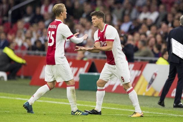 AMSTERDAM , Ajax - Rosenborg BK , 17-08-2017 , Stadion Arena , play-offs UEFA Europa League , wissel Ajax speler Kasper Dolberg en Ajax speler Klaas Jan Huntelaar Ajax - Rosenborg  x1673704x