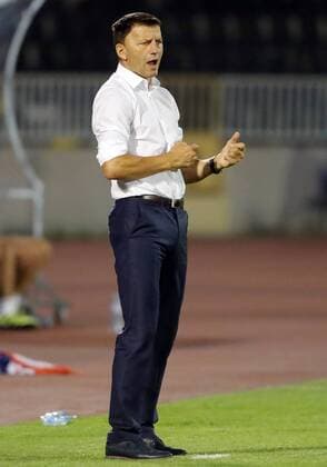 (170818) -- BELGRADE, Aug. 18, 2017 -- Partizan s head coach Miroslav Djukic gestures during the UEFA Europa League play-offs first leg football match between Partizan and Videoton in Belgrade, Serbia, on Aug. 17, 2017. The match ended 0-0 tie. ) (SP)SERBIA-BELGRADE-SOCCER-UEFA-PARTIZAN VS VIDEOTON PredragxMilosavljevic 