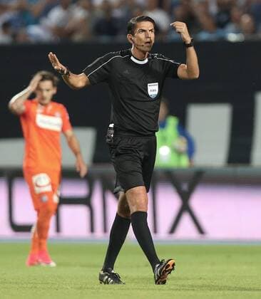SOCCER - EL quali, Osijek vs A.Wien OSIJEK,CROATIA,17.AUG.17 - SOCCER - UEFA Europa League qualification, NK Osijek vs FK Austria Wien. Image shows referee Deniz Aytekin (GER). GEPAxpictures xChristianxOrt